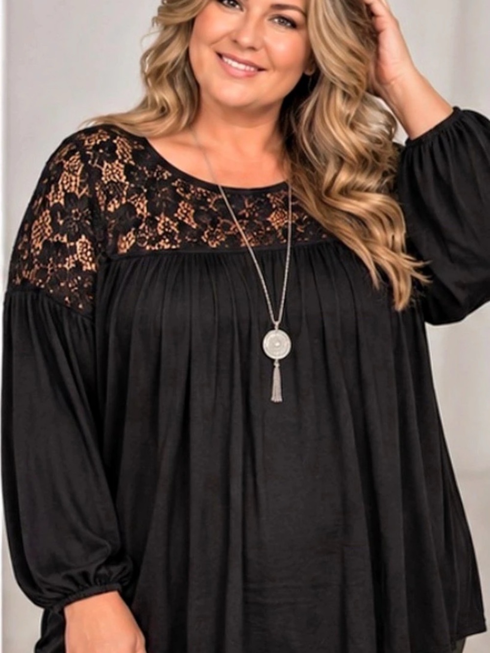 Cable & Gauge Woman 3X Black Floral Lace Yoke Long Sleeve Tunic Top